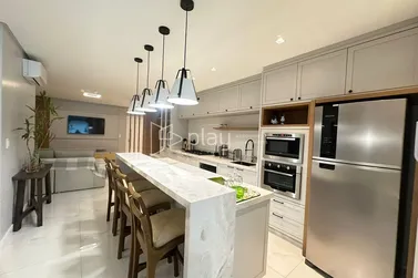 Apartamento &agrave; venda - 202m&sup2; - Meia Praia