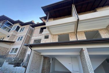 Casa &agrave; venda - 200m&sup2; - Canto da Praia