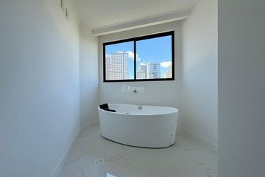 Apartamento &agrave; venda - 163m&sup2; - Meia Praia