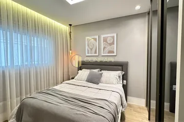 Apartamento &agrave; venda - 136m&sup2; - Meia Praia