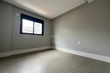 Apartamento &agrave; venda - 200m&sup2; - Meia Praia