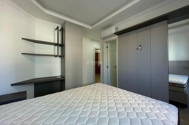 Apartamento &agrave; venda - 225m&sup2; - Meia Praia