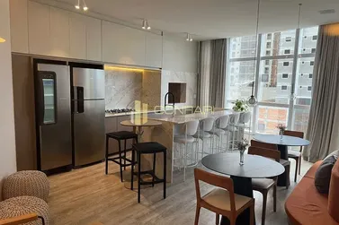 Apartamento &agrave; venda - 128m&sup2; - Meia Praia