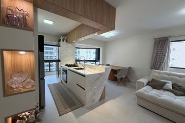 Apartamento &agrave; venda - 109m&sup2; - Meia Praia