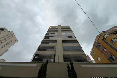 Apartamento &agrave; venda - 109m&sup2; - Meia Praia