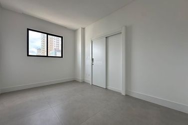 Apartamento &agrave; venda - 177m&sup2; - Meia Praia