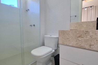 Apartamento para alugar - 125m&sup2; - Meia Praia
