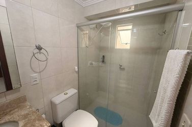 Apartamento &agrave; venda - 102m&sup2; - Meia Praia