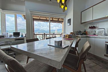 Casa &agrave; venda - 200m&sup2; - Canto da Praia