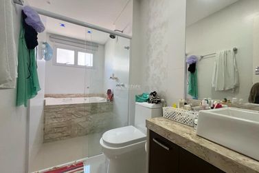 Apartamento &agrave; venda - 171m&sup2; - Meia Praia