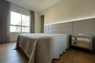 Apartamento &agrave; venda - 159m&sup2; - Meia Praia