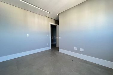 Apartamento &agrave; venda - 200m&sup2; - Meia Praia
