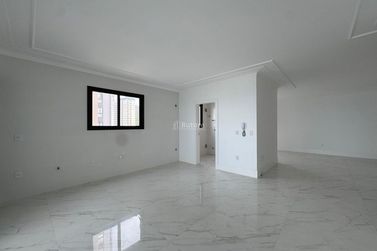 Apartamento &agrave; venda - 210m&sup2; - Centro