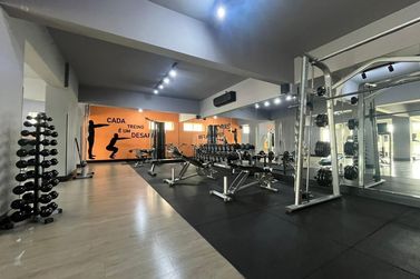 Apartamento &agrave; venda - 85m&sup2; - Meia Praia