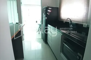 Apartamento &agrave; venda - 85m&sup2; - Meia Praia