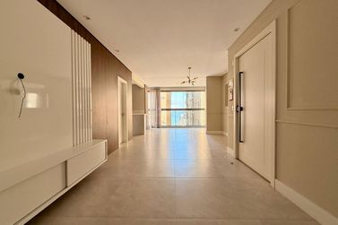 Apartamento &agrave; venda - 114m&sup2; - Meia Praia