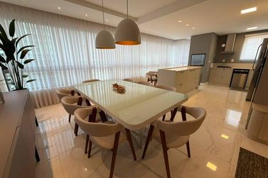 Apartamento &agrave; venda - Meia Praia