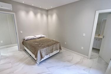 Apartamento &agrave; venda - 95m&sup2; - Meia Praia