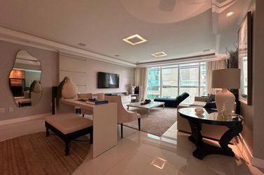 Apartamento &agrave; venda - 281m&sup2; - Meia Praia