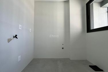 Apartamento &agrave; venda - 132m&sup2; - Meia Praia