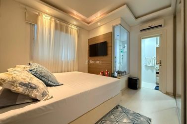 Apartamento &agrave; venda - 107m&sup2; - Meia Praia