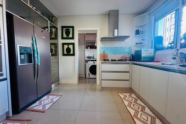 Apartamento &agrave; venda - 192m&sup2; - Centro
