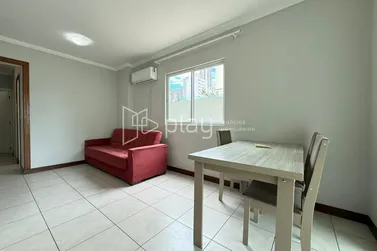 Apartamento &agrave; venda - 100m&sup2; - Meia Praia