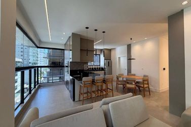 Apartamento &agrave; venda - Meia Praia