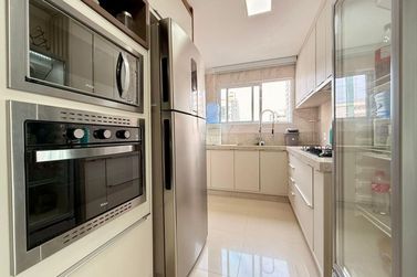 Apartamento &agrave; venda - 160m&sup2; - Meia Praia