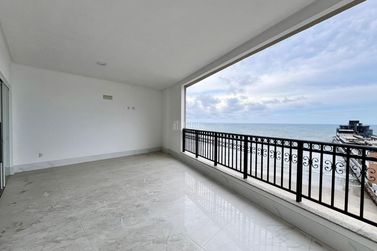 Apartamento &agrave; venda - 217m&sup2; - Meia Praia