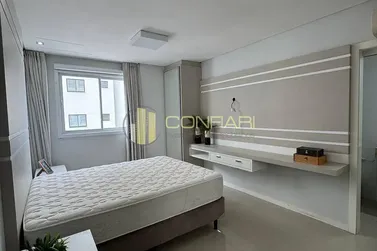 Apartamento &agrave; venda - 110m&sup2; - Meia Praia