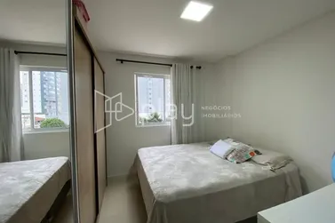 Apartamento &agrave; venda - 76m&sup2; - Meia Praia