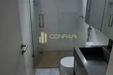 Apartamento &agrave; venda - 123m&sup2; - Meia Praia