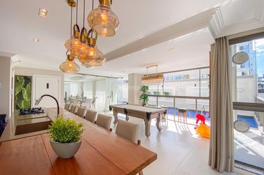 Apartamento &agrave; venda - 114m&sup2; - Meia Praia