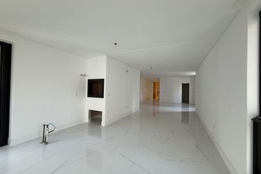 Apartamento &agrave; venda - 206m&sup2; - Meia Praia