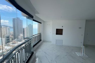 Apartamento &agrave; venda - 185m&sup2; - Meia Praia