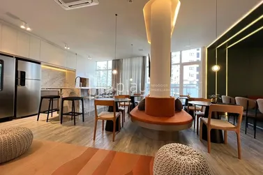 Apartamento &agrave; venda - 128m&sup2; - Meia Praia