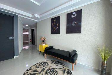 Apartamento &agrave; venda - 110m&sup2; - Meia Praia
