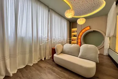 Apartamento &agrave; venda - 132m&sup2; - Meia Praia