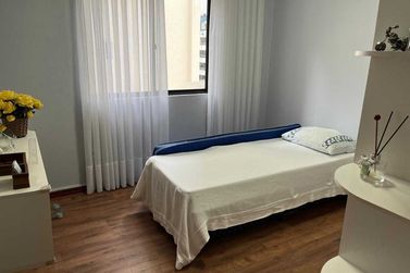 Apartamento &agrave; venda - 140m&sup2; - Meia Praia
