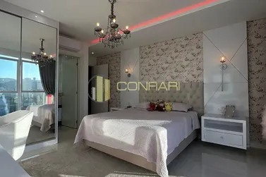 Apartamento &agrave; venda - 229m&sup2; - meia praia