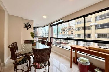 Apartamento &agrave; venda - 160m&sup2; - Meia Praia