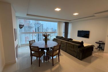 Apartamento para alugar - 115m&sup2; - Meia Praia