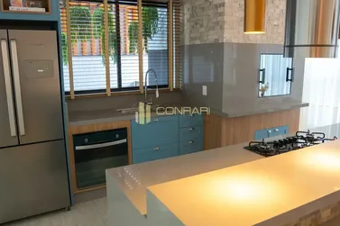 Apartamento &agrave; venda - 127m&sup2; - Meia Praia