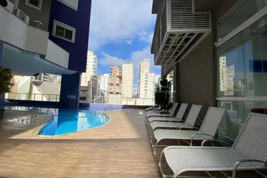 Apartamento &agrave; venda - 115m&sup2; - Meia Praia