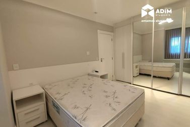 Apartamento para alugar - 230m&sup2; - Centro