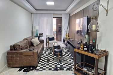 Apartamento &agrave; venda - 214m&sup2; - Meia Praia