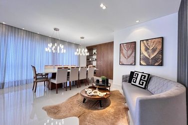 Apartamento &agrave; venda - 197m&sup2; - Meia Praia