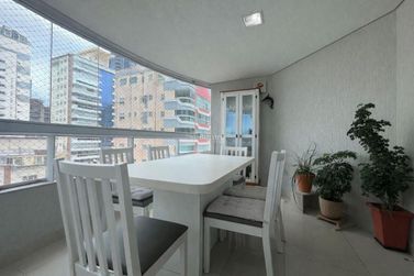 Apartamento &agrave; venda - 156m&sup2; - Meia Praia