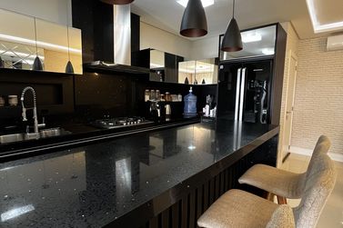 Apartamento &agrave; venda - 117m&sup2; - Meia Praia